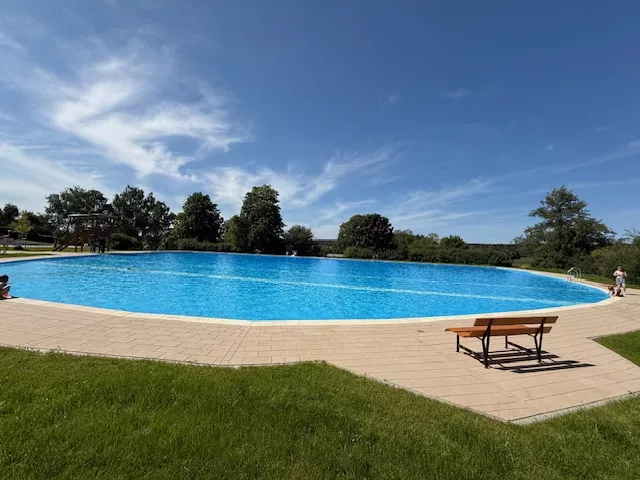 Eines unserer aktuellen Projekte ist die Renovierung des Freibads Veilsdorf