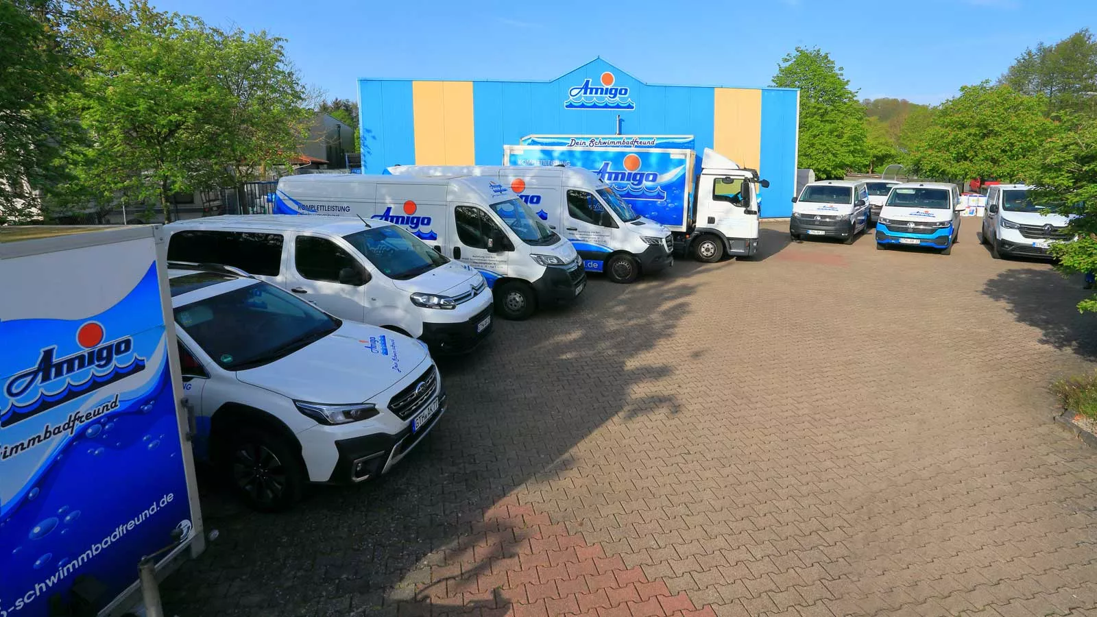 Unser Fuhrpark garantiert schnellen Lieferservice.  Schwimmbadservice Amigo Kaufmann - Waltershausen/Thüringen