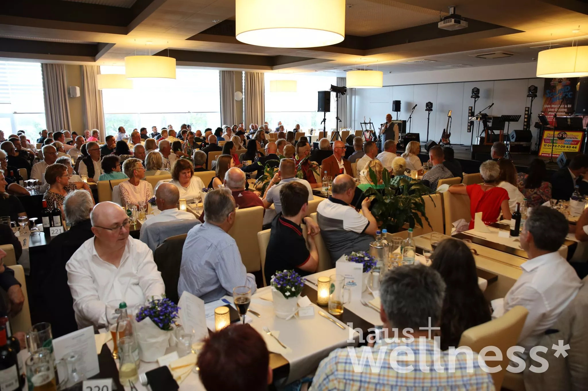 𝟯𝟱 𝗝𝗮𝗵𝗿𝗲 𝗦𝗰𝗵𝘄𝗶𝗺𝗺𝗯𝗮𝗱𝘀𝗲𝗿𝘃𝗶𝗰𝗲 𝗔𝗺𝗶𝗴𝗼 𝗞𝗮𝘂𝗳𝗺𝗮𝗻𝗻 –  𝗲𝗶𝗻 𝘂𝗻𝘃𝗲𝗿𝗴𝗲𝘀𝘀𝗹𝗶𝗰𝗵𝗲𝘀 𝗙𝗲𝘀𝘁 𝗶𝗻 𝗹𝘂𝗳𝘁𝗶𝗴𝗲𝗿 𝗛𝗼̈𝗵𝗲!