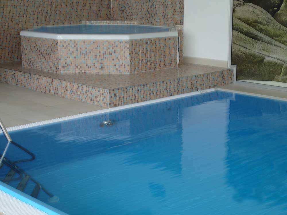 Privater Indoor-Pool Dermbach