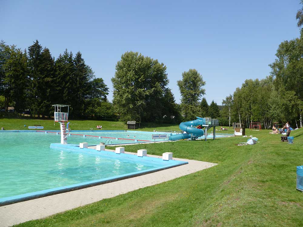 Außenbereich Freibad Großbreitenbach