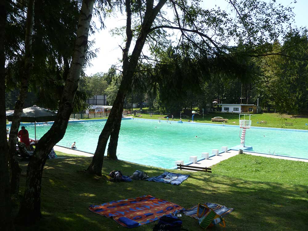 Außenbereich Freibad Großbreitenbach