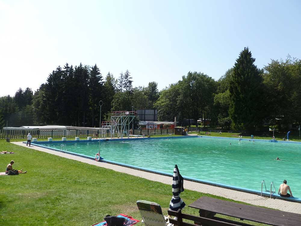 Außenbereich Freibad Großbreitenbach