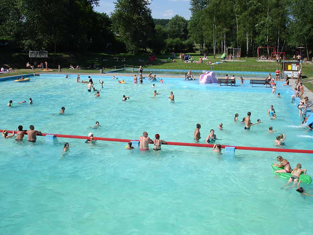 Außenbereich Freibad Großbreitenbach